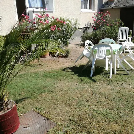 בית הארחה Gyongyi Apartman *