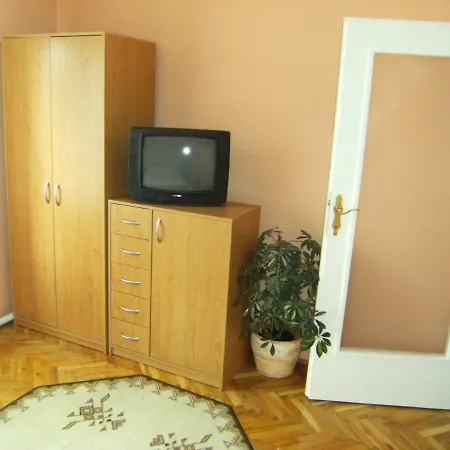 בית הארחה Gyongyi Apartman