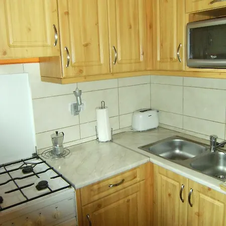 Gyongyi Apartman * קסזטלי