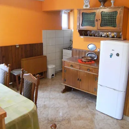 Gyongyi Apartman * קסזטלי