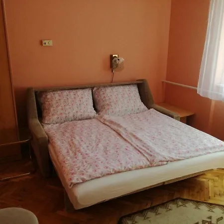 בית הארחה Gyongyi Apartman